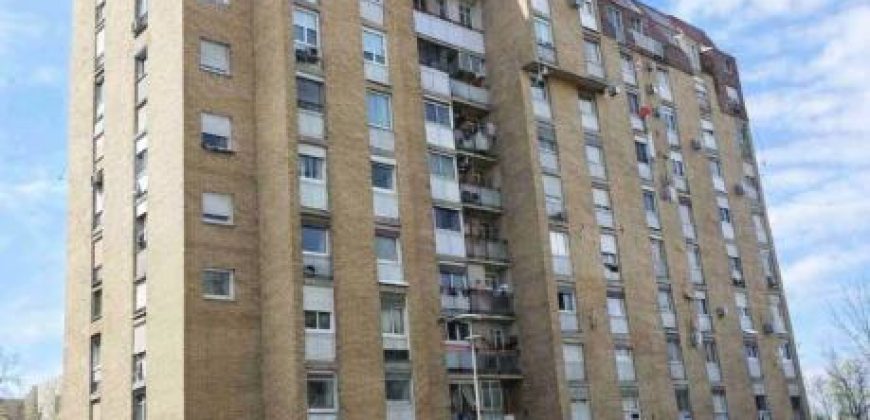 OSIJEK, SJENJAK, trosobni potpuno uređen i namješten stan ,69,60 m2