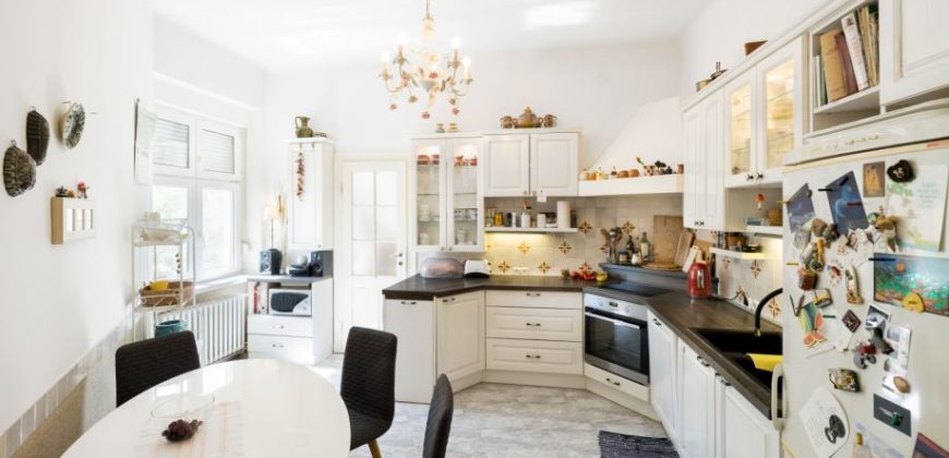 OSIJEK,CENTAR,A.STEPINCA, trosoban stan 125 m2,secesija