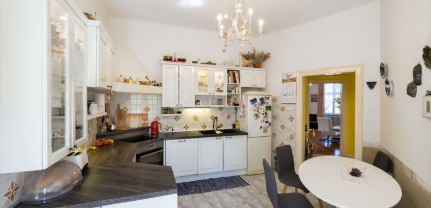 OSIJEK,CENTAR,A.STEPINCA, trosoban stan 125 m2,secesija