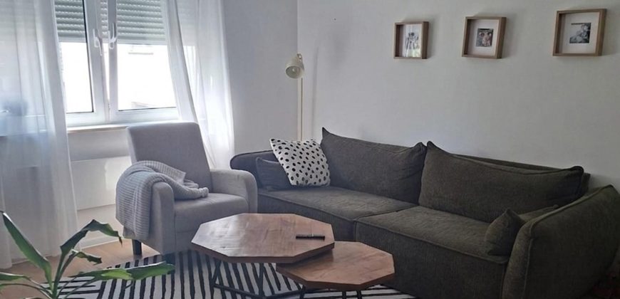OSIJEK, CENTAR, dvosoban stan 60 m2,3.kat